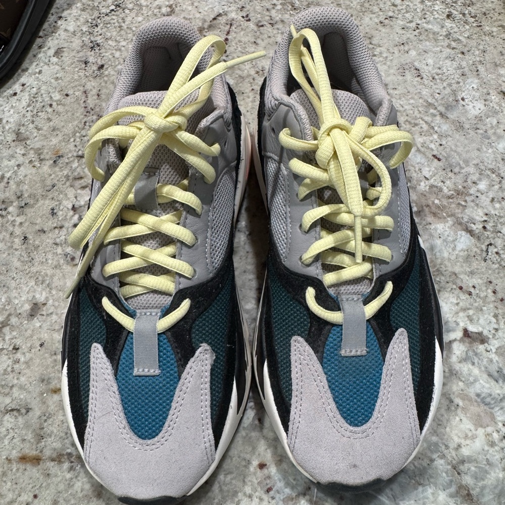 Mens Yeezy sneakers